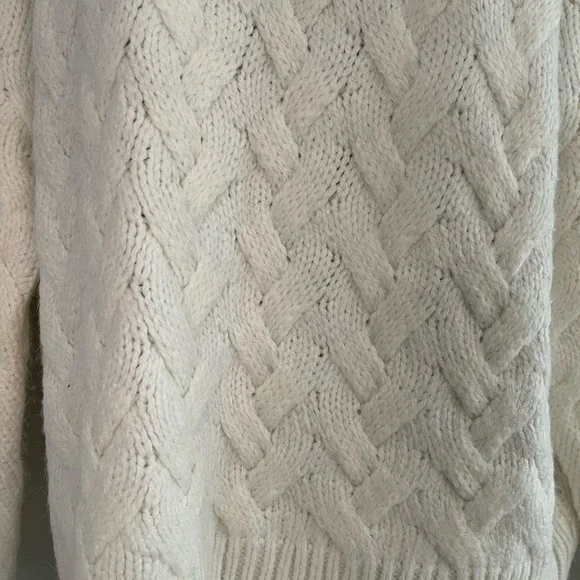 Vince Camuto fisherman cable knit sweater. - Picture 3 of 5